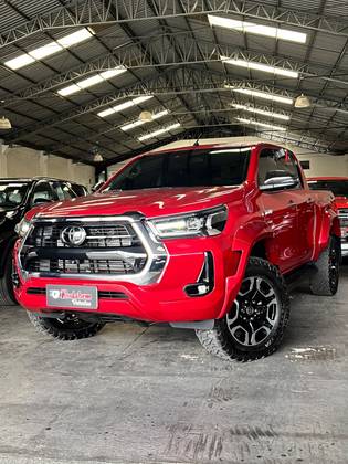 TOYOTA HILUX 2.8 D-4D TURBO DIESEL CD SRX PLUS 4X4 AUTOMÁTICO TOYOTA HILUX 2.8 D-4D TURBO DIESEL CD SRX PLUS 4X4 AUTOMÁTICO